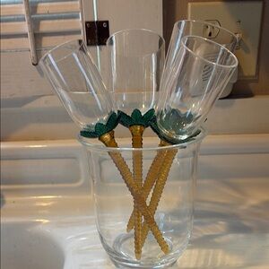 Elegant Plastic Ice Bowl/Drink Set with Green and Gold Accents
